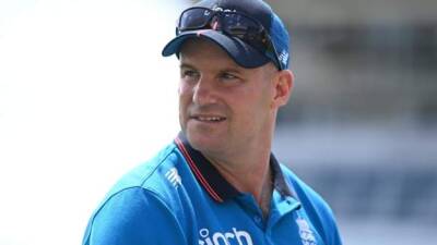 Chris Silverwood - Ashley Giles - Andrew Strauss - Sir Andrew Strauss says 'incremental' change will not deliver English dominance - bbc.com - Britain - Australia