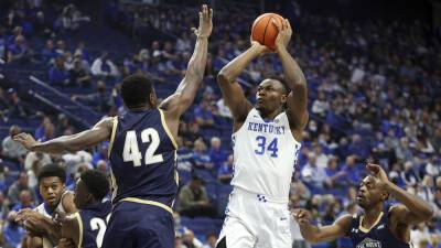 Engaging Oscar Tshiebwe thriving on, off the court with Kentucky