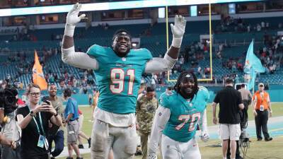 Wilfredo Lee - Dolphins keeping DE Emmanuel Ogbah, add RB Chase Edmonds - foxnews.com - Florida - county Miami - county Garden -  Baltimore - county Chase