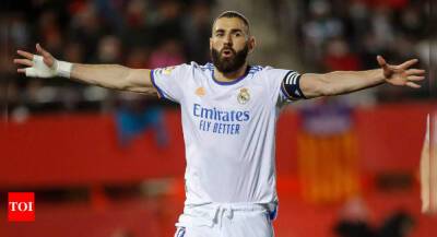 Karim Benzema breaks French goal-scoring record but limps off ahead of El Clasico