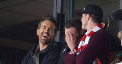 Ryan Reynolds - Rob Macelhenney - Ryan Reynolds and Rob McElhenney try out football commentary in hilarious video - msn.com - county Stockport -  Philadelphia - county Notts