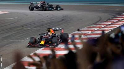 Max Verstappen - Lewis Hamilton - Michael Masi - Daniel Ricciardo - Carlos Sainz - Lando Norris - Formula One: Safety car rules tweaked by FIA in wake of controversial 2021 title decider - bbc.com - Abu Dhabi - county Wake