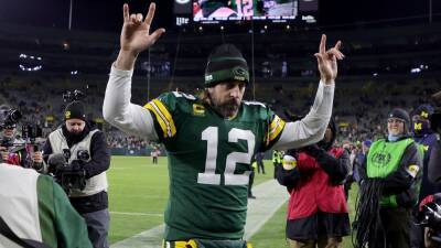 Aaron Rodgers ends speculation about future with new Green Bay Packers contract