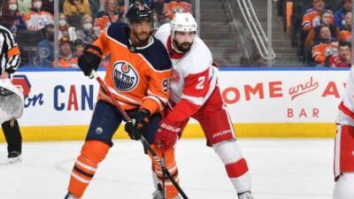 Kane scores twice in Oilers' victory over Red Wings