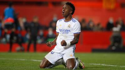 Vinicius contiene todo el fútbol en 25 segundos - en.as.com -  Santiago