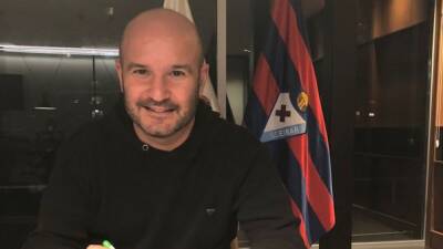 FÚTBOL FEMENINO Jordi Ferrón se convierte en el nuevo entrenador del Eibar