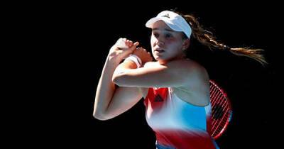 Tennis star Elena Rybakina "lost four kilos" during severe case of Covid-19