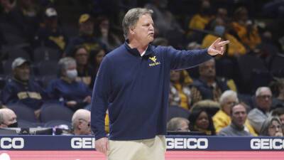 Mike Carey retires as West Virginia women's basketball coach