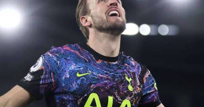 Kane makes PL history as Spurs keep top-four hopes alive