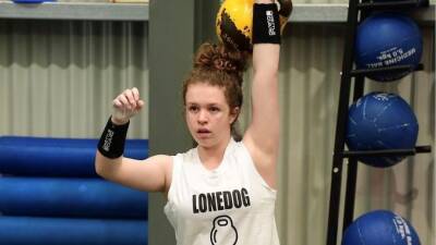 Teen kettlebell lifter from Albury eyes international stage - abc.net.au - Portugal - Australia