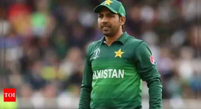 Sarfaraz Ahmed and Imad Wasim dropped from Pakistan white-ball squads against Australia