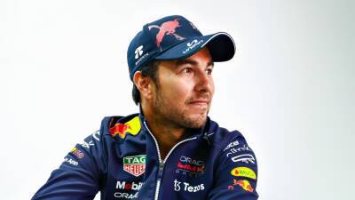 Sergio Perez - Carlos Sainz - Sergio Perez believes F1 drivers should be allowed to race with Covid-19 as long as the symptoms are not severe - eurosport.com - Mexico - Bahrain