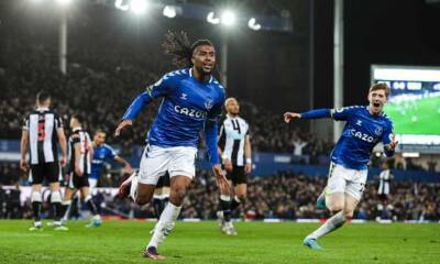 Ten-man Everton stun Newcastle with Alex Iwobi’s last-gasp winner