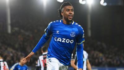 Everton 1-0 Newcastle: Alex Iwobi 99th-minute strike gives Everton hope with victory over Newcastle United