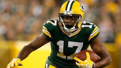 Report: Raiders acquire star WR Adams from Packers