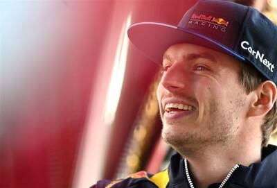 Max Verstappen - Max Verstappen makes joke at Mercedes' expense ahead of new F1 season - givemesport.com - county Lewis - Bahrain - county George -  Hamilton