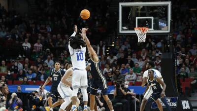 March Madness 2022: UCLA avoids upset with late surge, holds off Akron 57-53