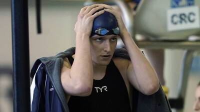 Lia Thomas ties for fifth in 200 freestyle, is ignored by competitors as she exits pool