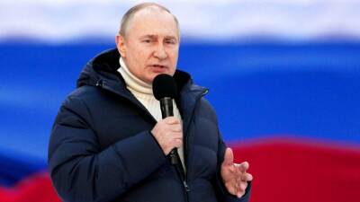 Vladimir Putin - Putin broadcast interrupted at flag-waving rally in Moscow - euronews.com - Russia - Ukraine -  Moscow