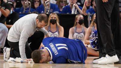 Tony Gutierrez - Creighton center Ryan Kalkbrenner out after knee injury in 1st-round victory - foxnews.com - state Texas - state Kansas - county San Diego - county Worth
