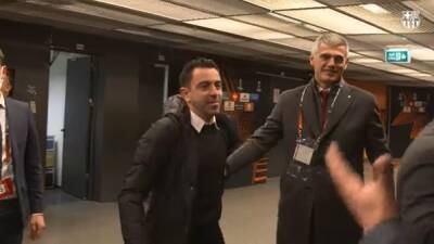 Xavi felicitó con rabia a todos tras eliminar al Galatasaray: atentos cuando llega Dembélé