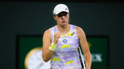 Iga Swiatek sets up Maria Sakkari clash in maiden Indian Wells final after beating Simona Halep in straight sets