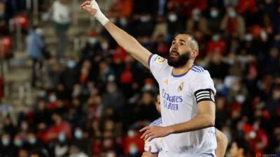 Real's Benzema will miss Clasico against Barcelona because of injury