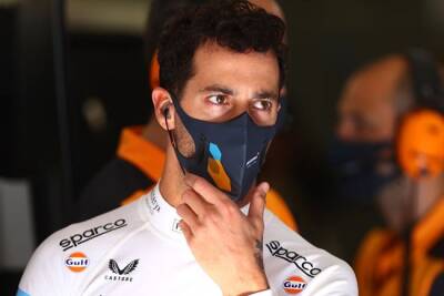 McLaren's Daniel Ricciardo falls at the first hurdle in Bahrain qualifying