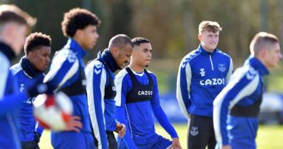 Four things spotted from Everton training as injury returns near and Ashley Cole crucial