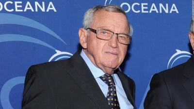 Hansjorg Wyss - Swiss billionaire Hansjörg Wyss wants to buy Chelsea, report says - edition.cnn.com - Britain - Russia - Switzerland - Usa -  Chelsea