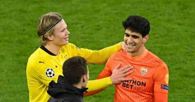Red Devils - David De-Gea - Luis Enrique - Yassine Bounou - Man Utd plan move for Sevilla goalkeeper as David de Gea absence explained - msn.com - Manchester - Spain - Canada - Morocco