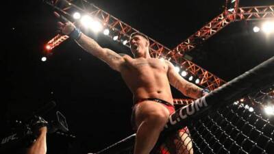 UFC London: Heavyweight Tom Aspinall beats Alexander Volkov in first round