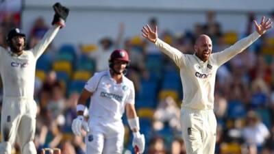 Zak Crawley - West Indies - Kraigg Brathwaite - Jack Leach - England in West Indies: Tourists give themselves slim chance of final-day win after attritional day four - bbc.com - Barbados - Grenada