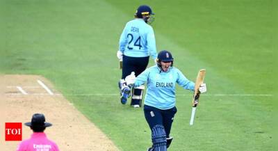 ICC Women's World Cup: England keep semifinal hopes alive with nervy one-wicket win over New Zealand