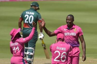 Rabada roars at the Wanderers as pink Proteas chase 195 to square ODI series
