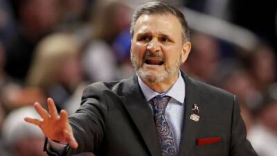 Mississippi State Bulldogs to hire Chris Jans as new men's basketball coach, sources say
