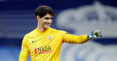 Manchester United target Sevilla star as they plot goalkeeper shake-up