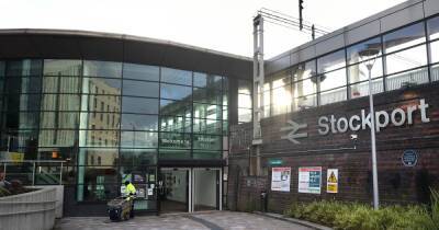 Person 'struck by train' on line between Sheffield and Stockport as all services cancelled - manchestereveningnews.co.uk - Britain - Manchester -  Sheffield