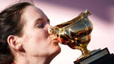Rachael Blackmore 1st female jockey to win Cheltenham Gold Cup