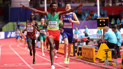 Jakob Ingebrigtsen cut down late as Samuel Tefera takes gold in 1500m at World Athletics Indoor Championships
