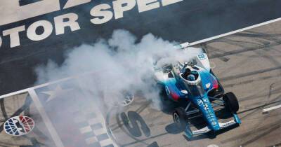 Texas IndyCar: Newgarden steals win from McLaughlin by 0.0669sec