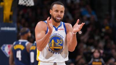 Warriors' Curry expects to return by start of playoffs