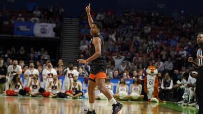 Brynn Anderson - March Madness 2022: Miami dominates No. 2 seed Auburn to reach Sweet 16 - foxnews.com - county Miami -  Chicago - state Iowa - state South Carolina - county Greenville