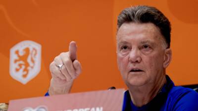 Netherlands coach Louis van Gaal hits out at FIFA for 'ridiculous' decision to award Qatar 2022 World Cup