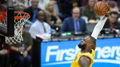 LeBron James 'having the time of my life right now,' helps Lakers end trip on upswing with 38 vs. former team