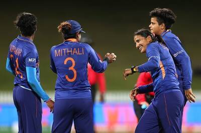 Meg Lanning - Shafali Verma - India boost Womens World Cup semi-final hopes - news24.com - Australia - South Africa - India - Bangladesh - county Hamilton -  Wellington