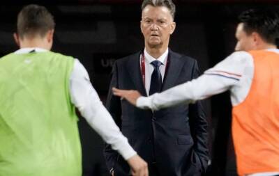 Netherlands coach Van Gaal tests positive for Covid