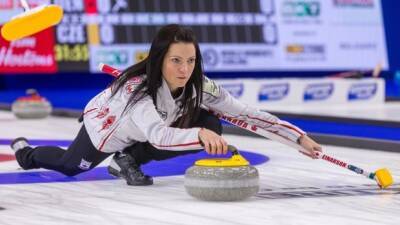 Canada's Einarson picks up fourth win in women's world curling championship