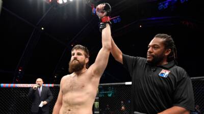 Romanov to replace Nascimento in April bout against Canadian Boser