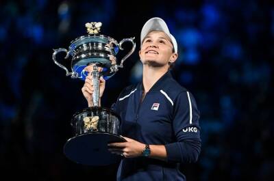 World No 1 Ashleigh Barty announces shock retirement from tennis aged 25